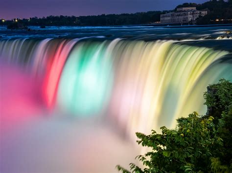 Fonds d écran Chutes du Niagara belles couleurs la nuit le Canada