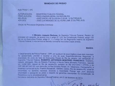 Antes de ser preso, roberto jefferson postou em suas redes sociais: G1 - Ex-deputado Roberto Jefferson é levado para presídio ...