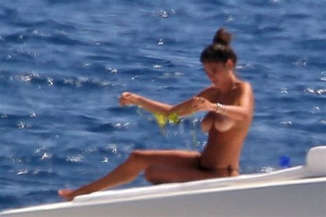 Francesca Sofia Novello Topless And Sexy 30 Photos Thefappening