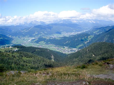 Viehhofstraße 16, kleinarl, 5603, austria. Zentrum von Flachau direkt an der Skipiste - Haus Traninger