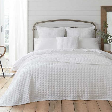 Connection Waffle Bedspread 25m X 26m White Bed Spreads Luxury