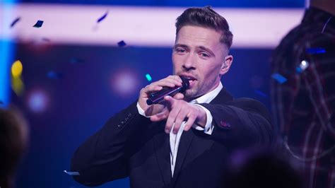 Dieses album läuft bei mir nun seit fast 2 wochen fast täglich rauf und runter. Nach DSDS-Sieg: Kehrt Ramon dem Zirkus endgültig den ...