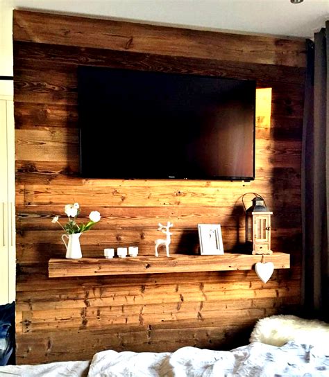 Weitere ideen zu tv wand wohnzimmer, tv wand, wand. TV-Wand mit Altholzverkleidung in 2020 | Altholz ...