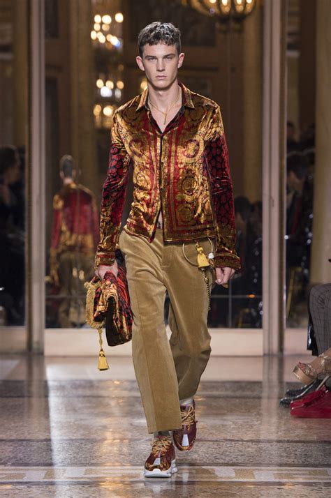 VERSACE FALL WINTER 2018 MEN'S COLLECTION | The Skinny Beep