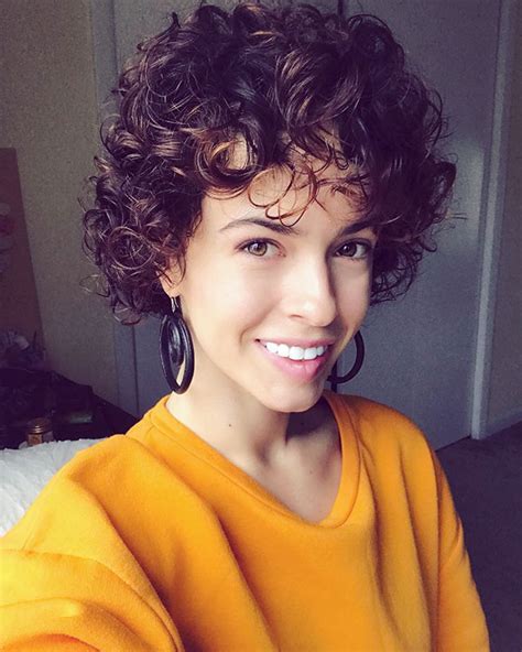 Find your style with these short haircuts for curly hair because we know how difficult it easy to style curly hair, so we made it simple for you! 40 Best Short Curly Hair Ideas in 2018 - 2019