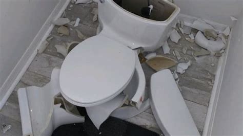 Toilet ‘explodes After Lightning Strikes Septic Tank The Irish News