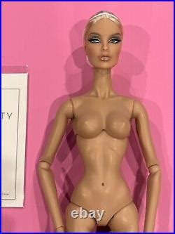 Integrity Toys Graceful Reign Vanessa Perrin Fashion Royalty 12 5 Doll