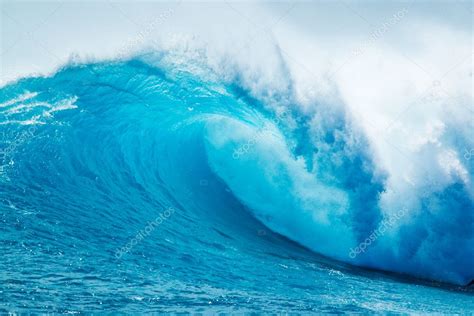 아름 다운 푸른 바다 물결 — 스톡 사진 © Epicstockmedia 8469477