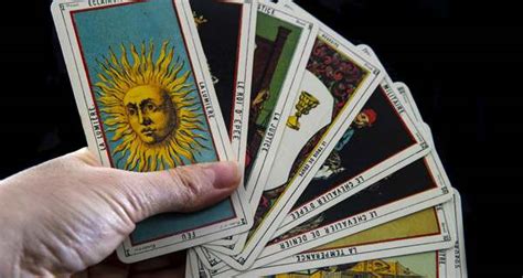 fortune telling tarot card reading