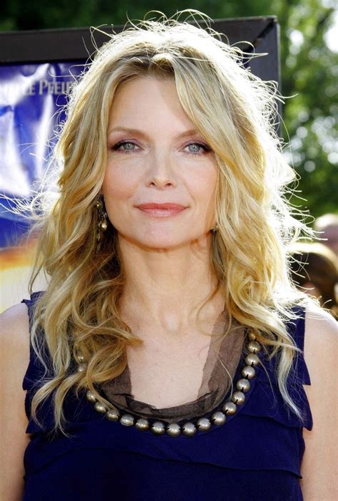 Michelle Pfeiffer Blonde Actresses Classy Hairstyles Womens Hairstyles