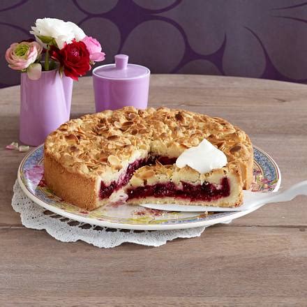 Aber am ende ist ein ganz leckerer kuchen dabei heraus gekommen, den man sicher auch mit anderem obst abwandeln kann. Streusel-Kirsch-Kuchen Rezept | LECKER