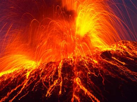 Nach ungefähr 6.000 jahren schlaf spuckt der fagradalsfjall nun lava aus. Vulkane in Island: Vulkanreisen, Highlights & mehr