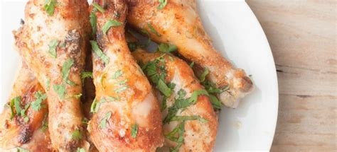 Loved this so simple to make, i cooked it two different ways, the first i put 5 drumsticks on a indoor grill crisped them, than went 25 min in oven at 400, the other i made 6 ds like the recipe enough sauce for. Easy Oven Baked Chicken Drumsticks - Easy Recipe Depot