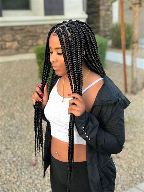 The pros of knotless braids include hair growth, styling flexibility, and they no wonder you can hardly scroll instagram without seeing a new celebrity sporting the chic protective style. 28 Knotless Box Braids Hairstyles You Can't Miss - Fancy ...