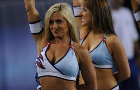 A Former Nfl Cheerleader Was Arrested After She Allegedly Tried To