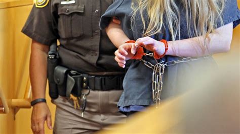 Judge Rules 2 Girls Competent To Stand Trial In Slender Man Stabbing
