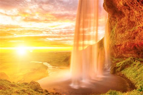 How, Where and When to See the Midnight Sun in Iceland: Your Complete Guide