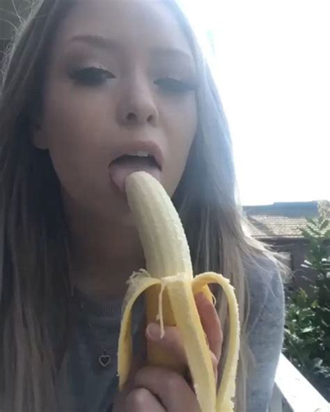 Women Eating Bananas On Instagram “model Queenxninax” Banana Eating Bananas Women