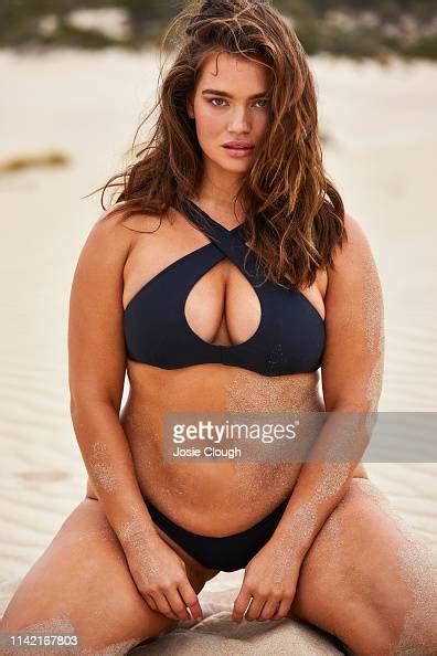 Model Tara Lynn Poses For The 2019 Sports Illustrated Swimsuit Issue News Photo Getty Images