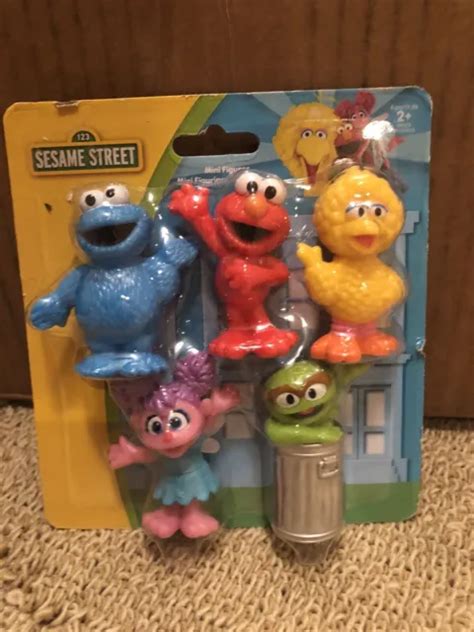 Sesame Street Figures Pack Oscar Cookie Monster Abby Big Bird Elmo 16
