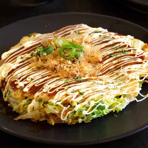 Ein rezept, das sich besonders für feste und feiern. Easy Okonomiyaki Recipe - Japanese Savoury Pancakes | Wandercooks