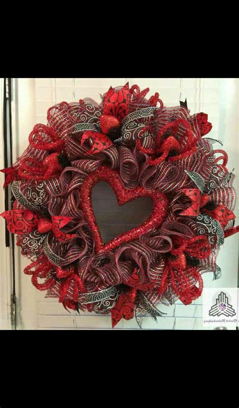 Pin By Kristi Houser On Wreath Valentine Wreath Diy Valentine Mesh