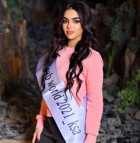 ملكة جمال السعودية ” رومي القحطاني” تخطف الأضواء بمشاركتها في مسابقة ملكة جمال العرب بمصر 2021
