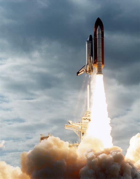 Eine rakete (italienisch rocchetta ‚spindel', woraus durch conrad haas der begriff rackette entstand) ist ein flugkörper mit rückstoßantrieb (raketenantrieb). Sonstiges Bilderwunsch | FanFiktion.de - Forum