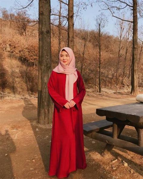 19 Baju Warna Merah Maroon Cocok Dengan Jilbab Apa Motif Cemerlang
