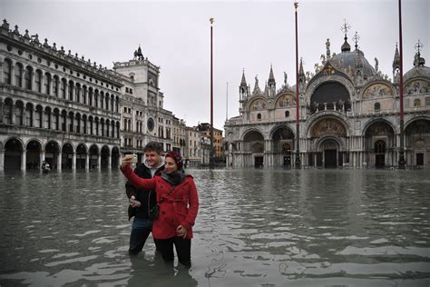 In Pictures Venice Flooded By Record High Tide Italy Al Jazeera