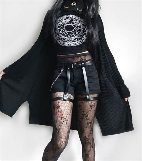 Flowy Cardigan And Eye Mask Hipster Outfits Cute Goth Outfits Grunge Fashion
