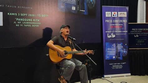 Download the best ibu iwan fals mp3 songs for free without copyright. Chord Gitar Lagu Ibu - Iwan Fals: Ribuan Kilo Jalan yang ...