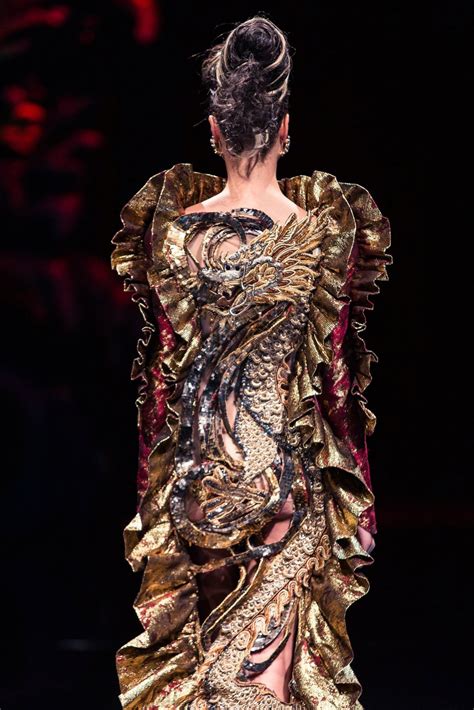 Guo Pei Fall Winter 2012 The Legend Of The Dragon