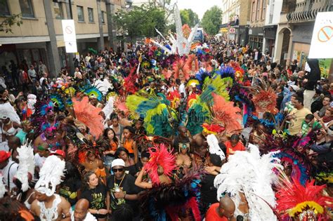 Muchedumbres En El Carnaval De Notting Hill Imagen De Archivo Editorial