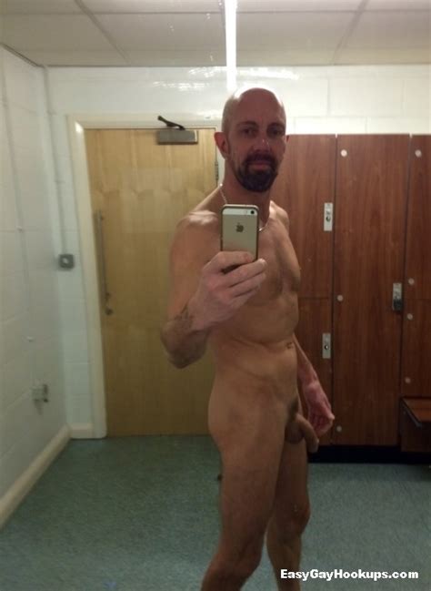 Flaunting In The Locker Room Page 8 Lpsg