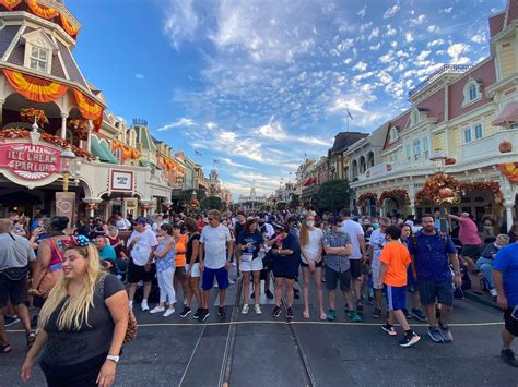 AAA Names Disneyland and Disney World Most Popular Holiday Season