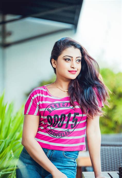 Beauty Actress Dinusha Siriwardana New Photos In Web Ceylonface
