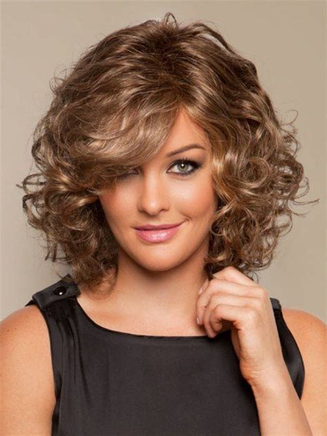 The top 100+ shoulder length hairstyles & haircuts to try. 16 Must Try Shoulder Length Hairstyles for Round Faces ...