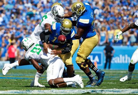 Missed tackles are missed opportunities for Ducks' defense 