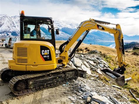 The cat® 305.5d cr mini hydraulic excavator delivers high performance in a compact design to help you work in the tightest applications. Cat-E Series