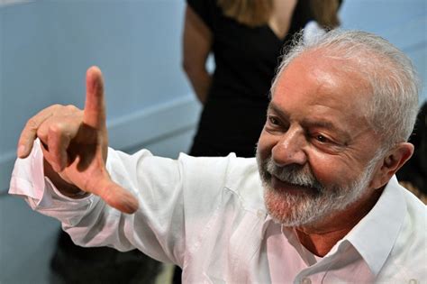 Confiantes após voto Bolsonaro e Lula citam Deus e revelam