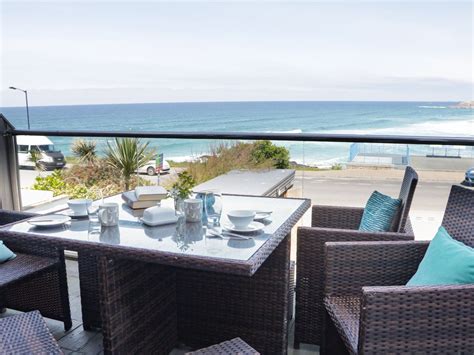 Apartment 3 Fistral Beach Newquay Cornwall Self Catering Holiday