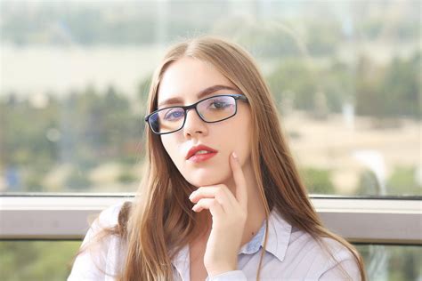 Blue Light Glasses Benefits Reduce Eye Strain Sleep Better Ibeani