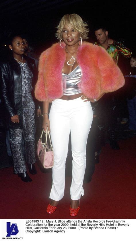 Mary J Bliges 22 Most Classic Looks Over The Years Photos 92 Q