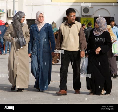 Tripoli Libya North Africa Libyan Man Women At International Trade