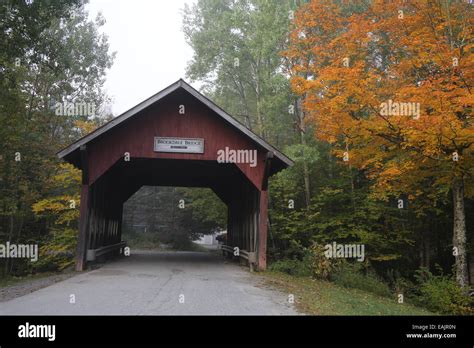 Covered Bridge In Stowe Vermont Stock Photo Alamy