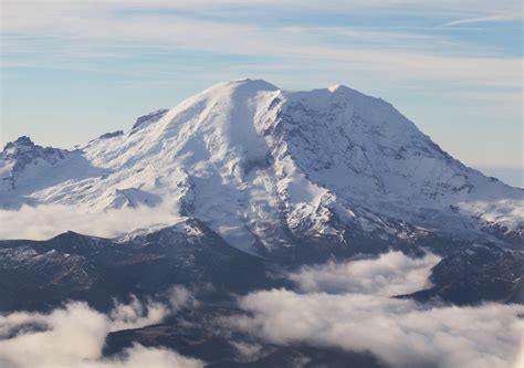 Photo Of Mount Rainier Taken From An Airplane Smithsonian Photo