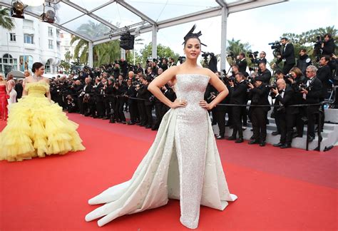 High Quality Bollywood Celebrity Pictures Aishwarya Rai Bachchan Looks