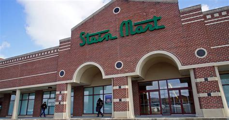Stein Mart to open first Delaware store next month at Concord Square