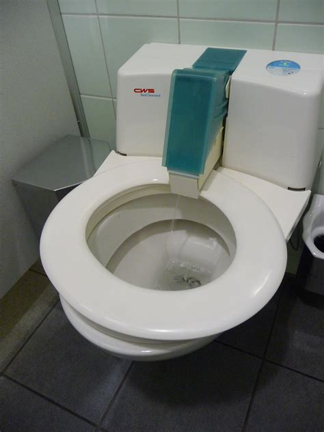 Automatic closing toilet seats is the right choice for elders or a senior citizen who has a back problem, with this you don't have to bend over to lift the seat. Automatic self-clean toilet seat - Wikiwand